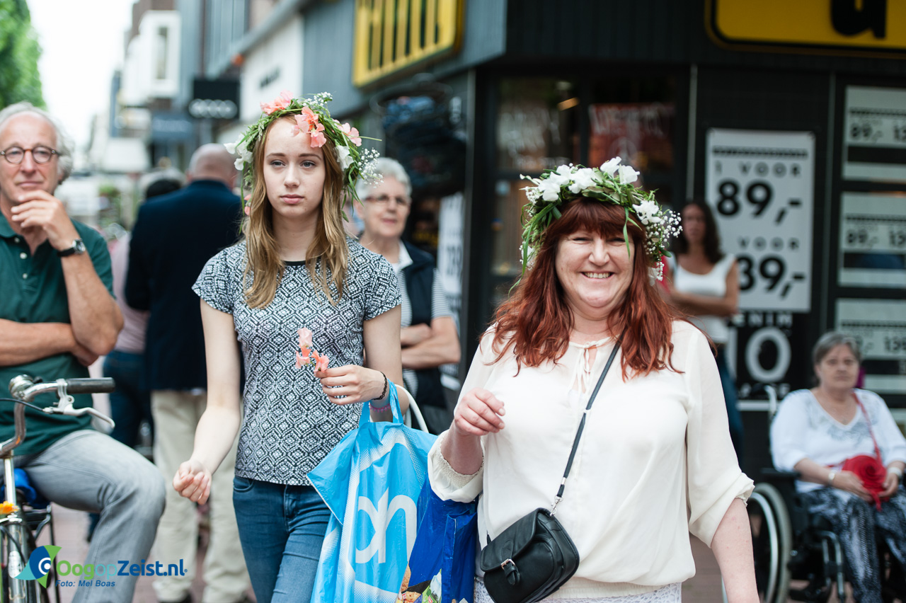 Veel Flower Power tijdens Happy Hippy Shopping weekend in Centrum van Zeist