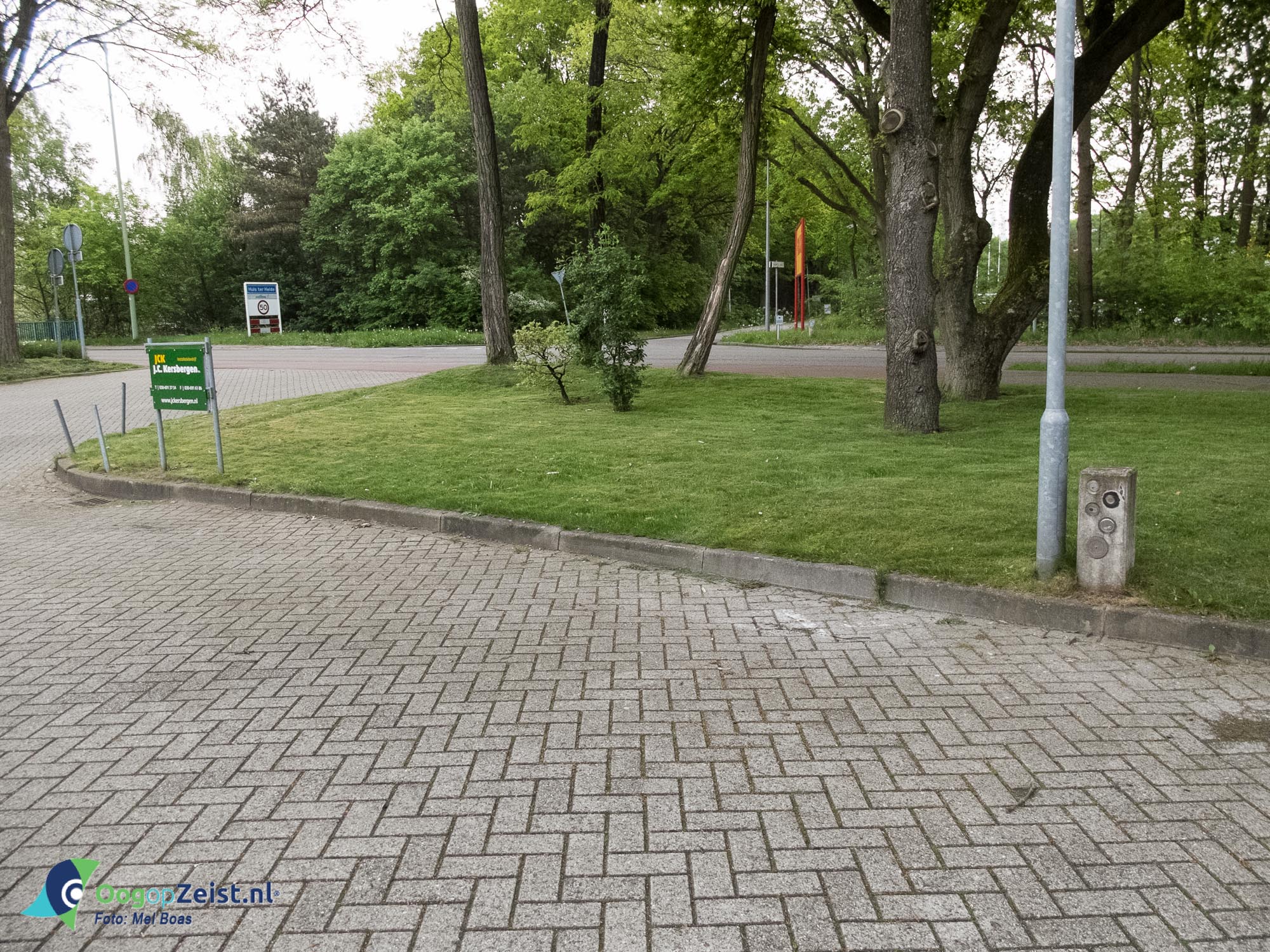 Slotenpaal op de Huis ter Heideweg 15 Zeist.