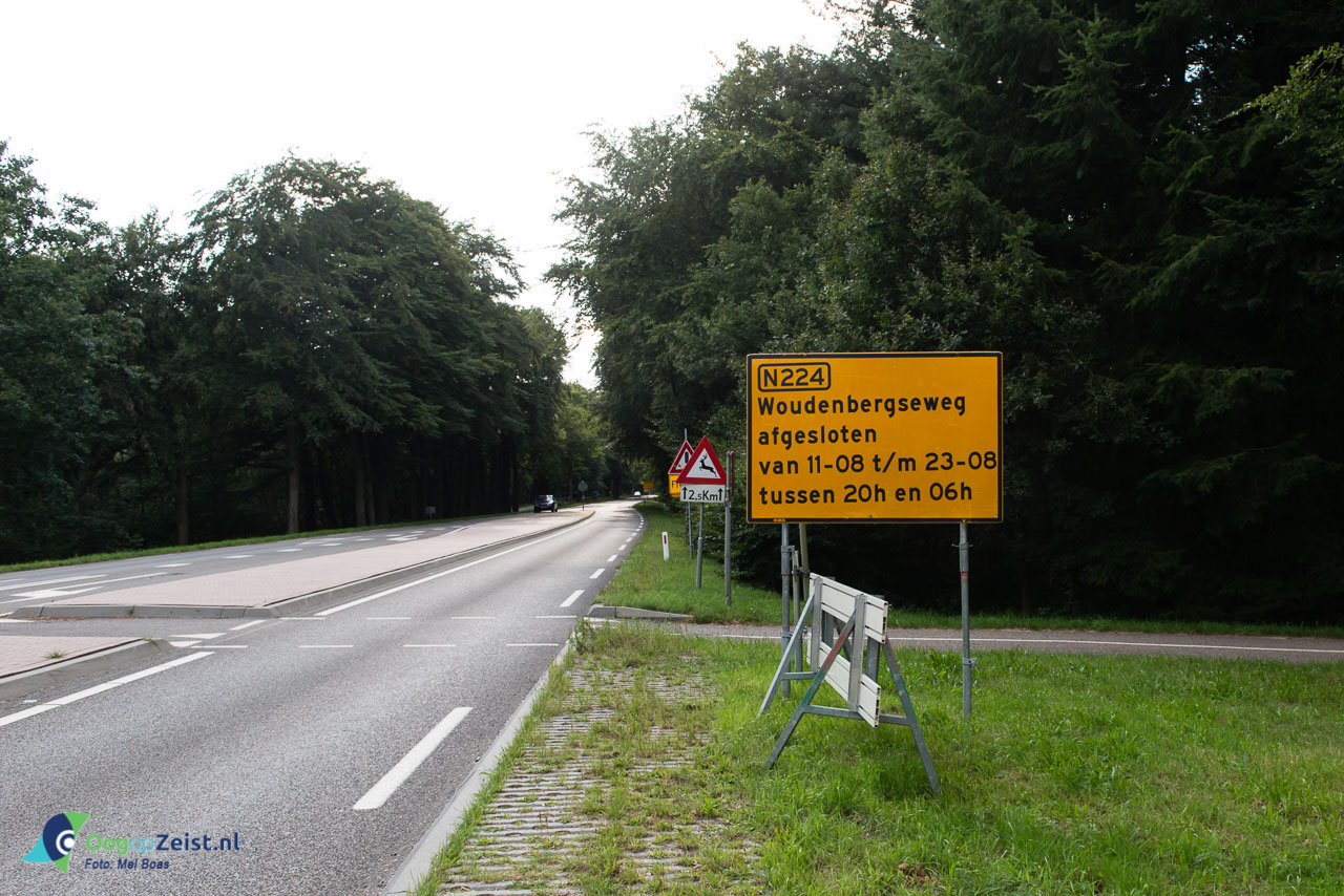 Woudebergseweg 's nachts afgesloten.
