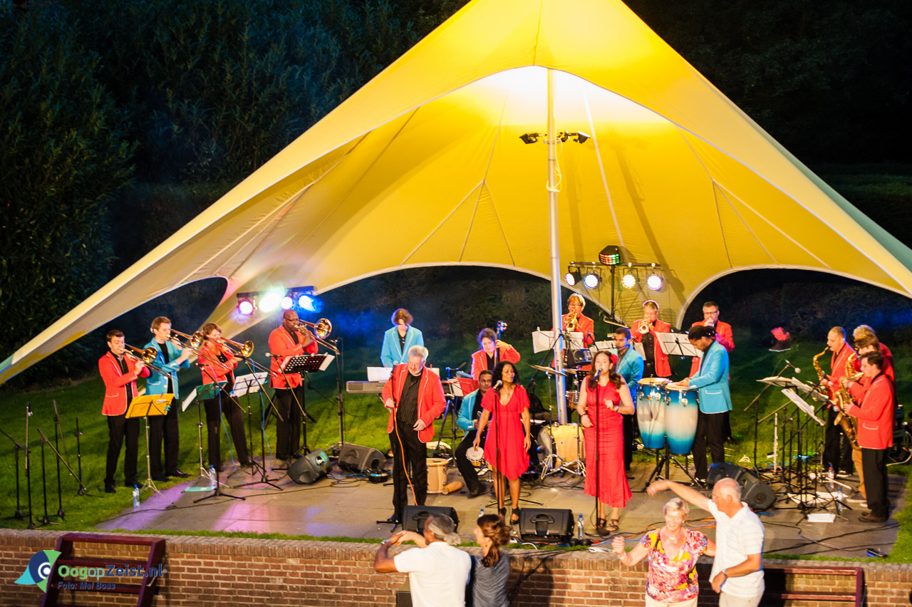 Big Salsa band in Slottuin Theater