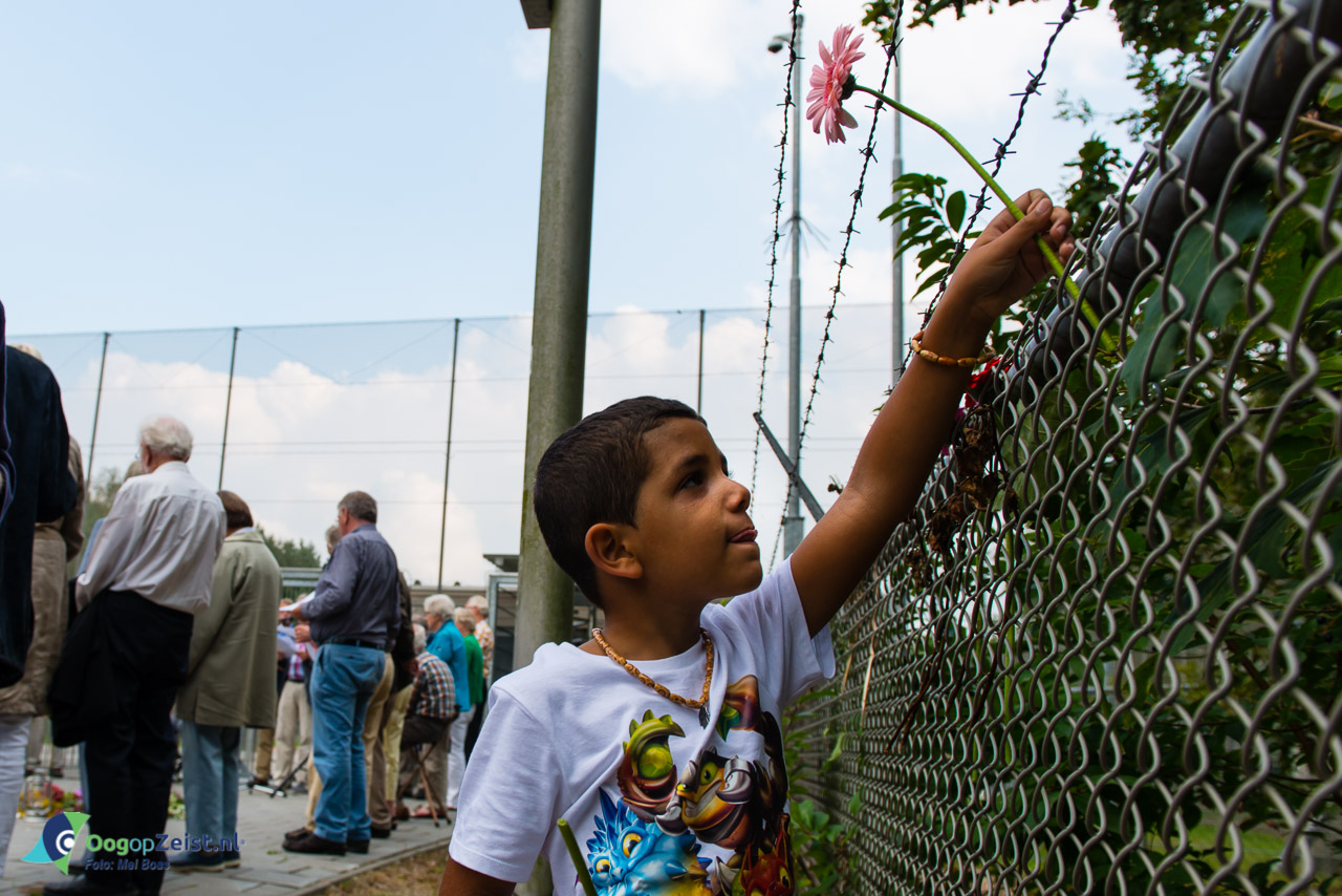 Nasr op bezoek bij het detentiecentrum in Zeist