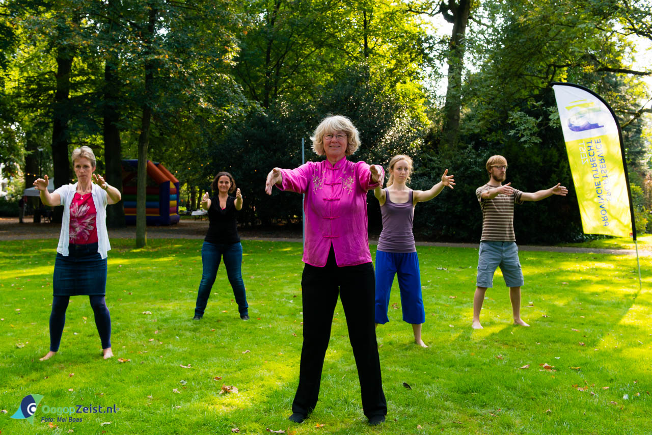 Helen IJsselmuiden van volledig.nl geeft een workshop demonstratie Taiji