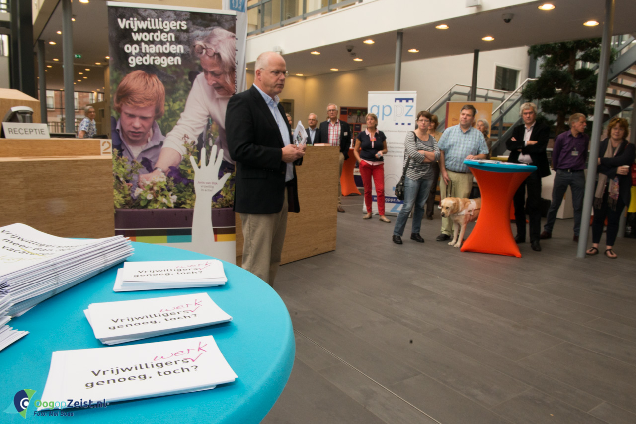 De Wethouder opent de vrijwilligersmarkt