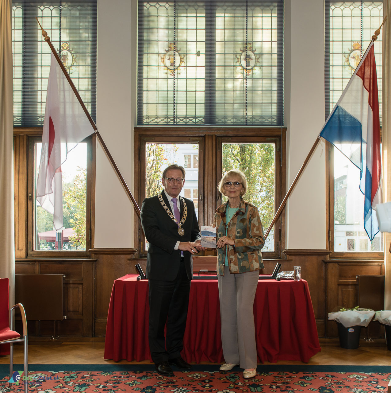 Boekpresentatie in het gemeentehuis van Zeist. Stichting de hofreis.