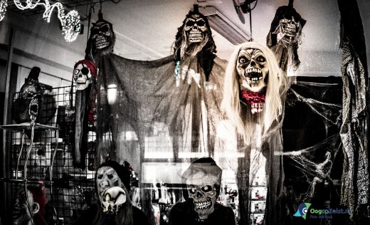Fright Night op de Steinlaan de Halloween etalage van Hokus Pokus: Spooky