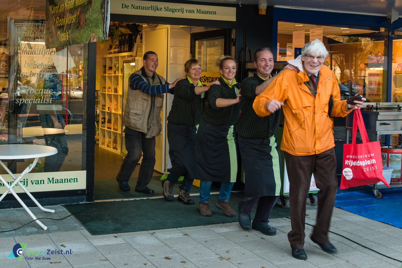 De Natuurlijke Slagerij van Maanen op het vrijheidsplein polonaise lopen bij aankoop van een biefstuk