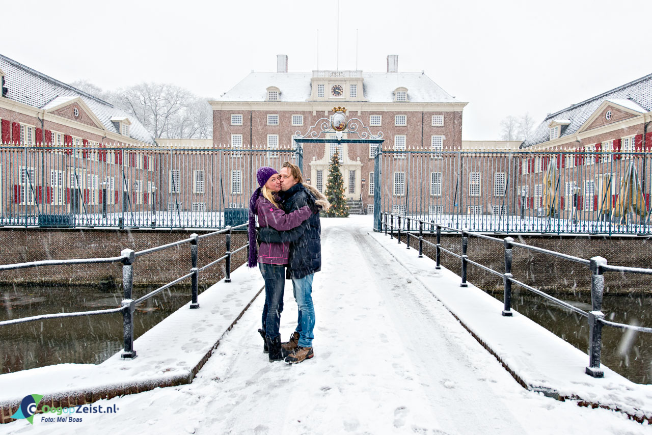 Winter in Zeist. Het sneeuw bij het Slot Zeist