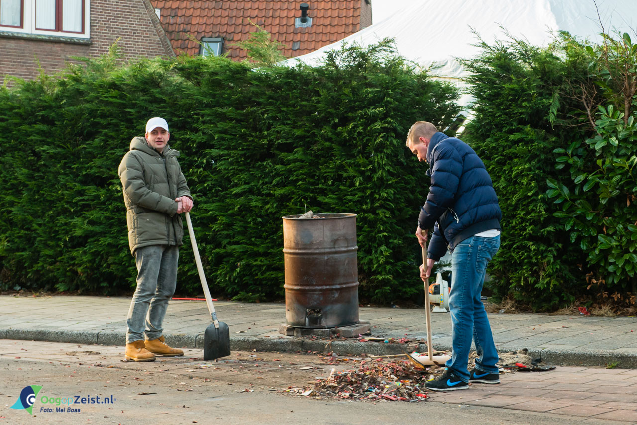 Vuurwerk vegen op de bergweg op 1 januari 2015