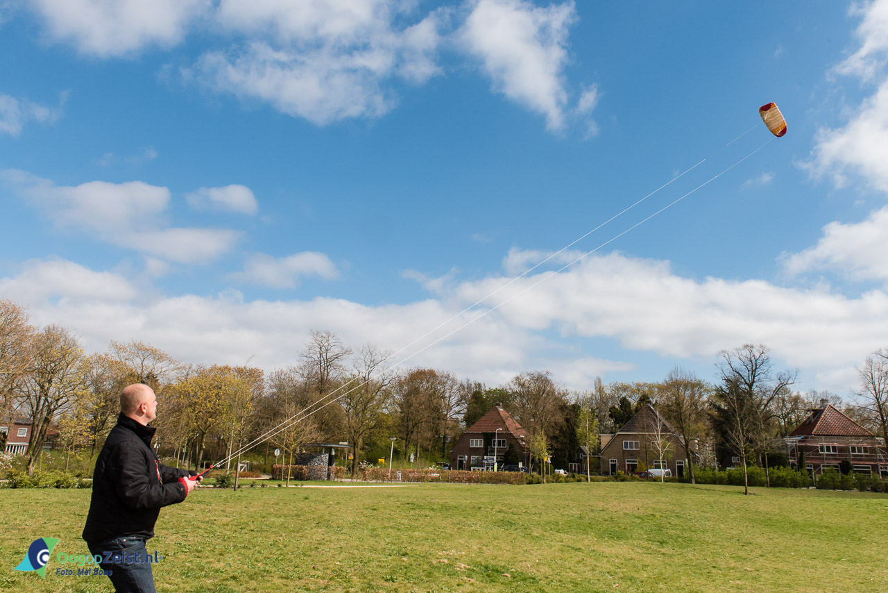 Vliegeren bij de Waterbron in Zeist