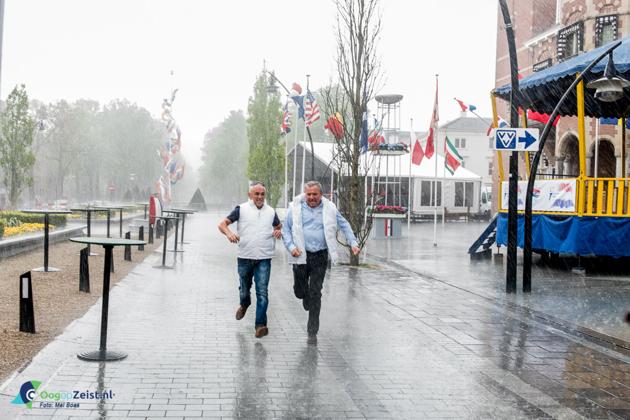 Rennen voor de eerste bevrijdingsstorm.