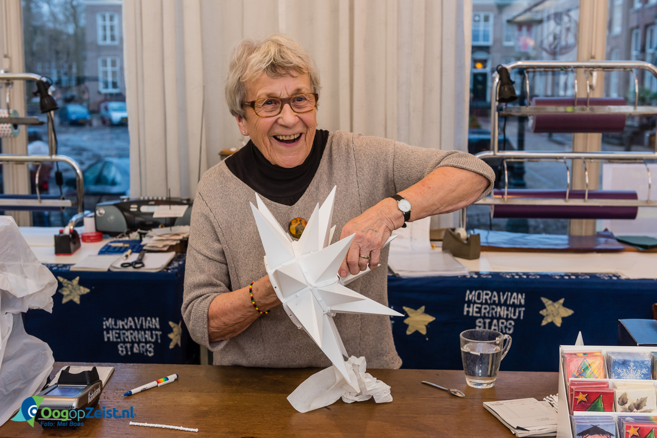 Typisch Zeist: Hernhutter sterren schitteren met Kerstmis ...