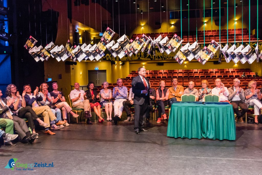 Figi presenteert uit in Zeist gids 2016-2017 op het podium van de Marsman zaal