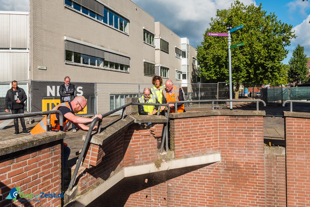 Start van de sloop van het tunneltje op het Emmaplein